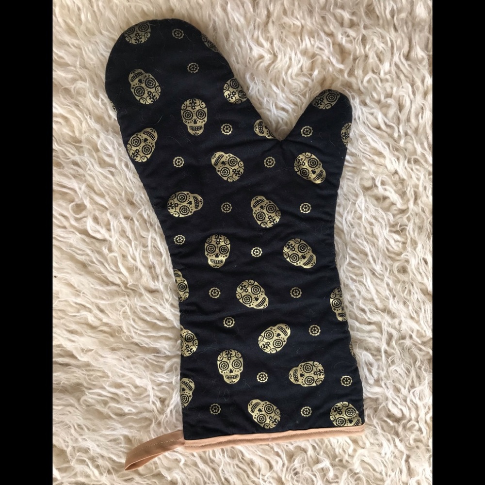 NEW-Sugar Skull Oven Mitt